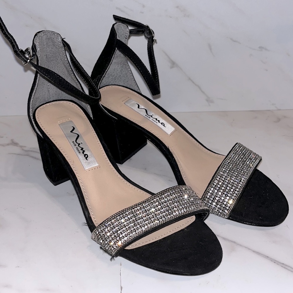 NEW NINA Eloise crystal ankle strap heels sz 5. (G8)